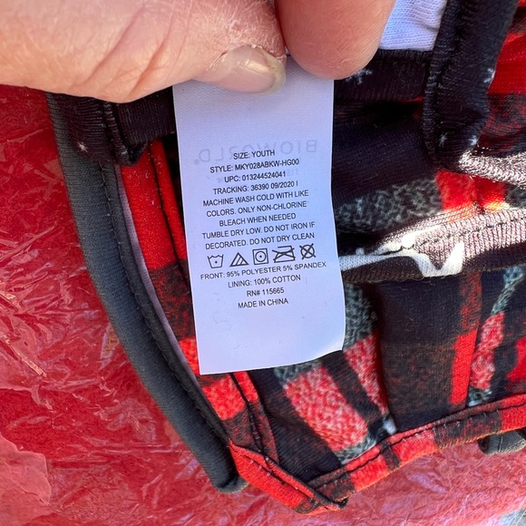 NWT youth Christmas cloth face mask Dinosaurs, plaid 3 face madk per package - Picture 8 of 12